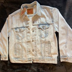 Levi’s Lightwash Denim Jacket NEW